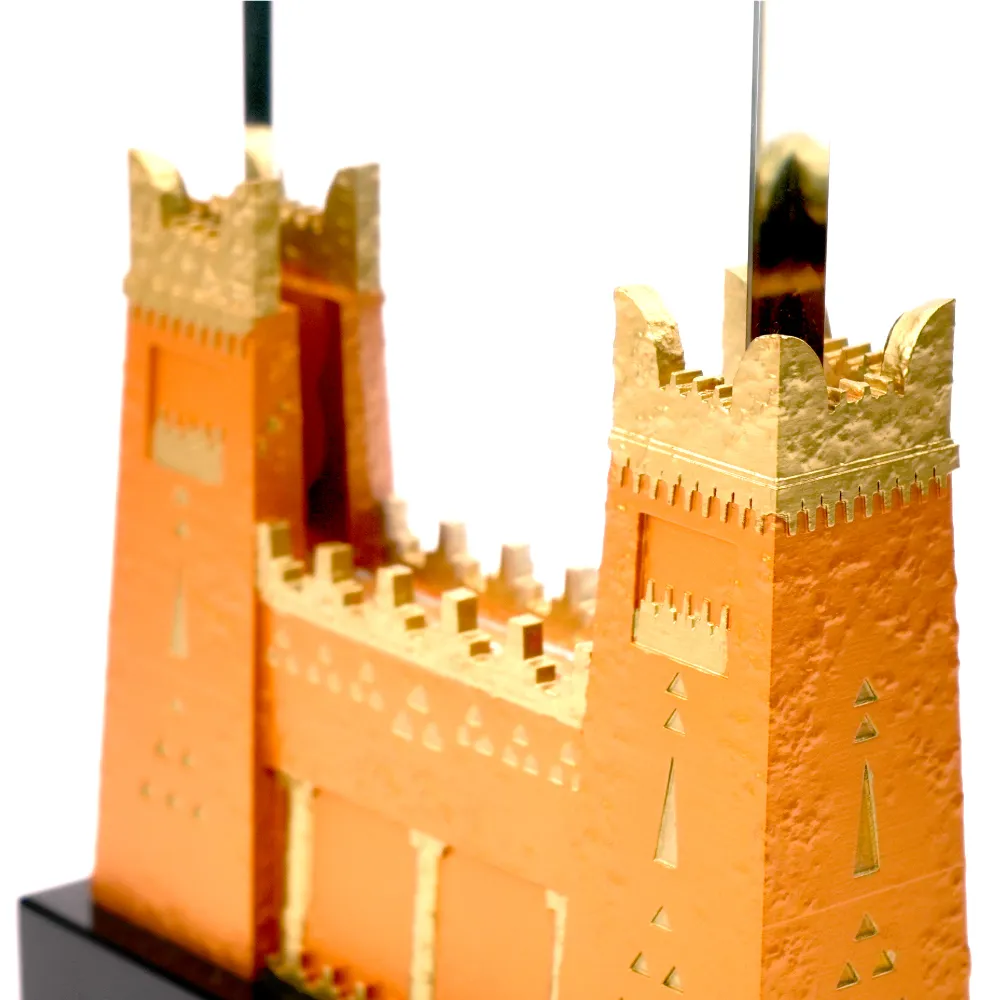 Castle-Design-Crystal-Award-CR-30-Side-View.webp