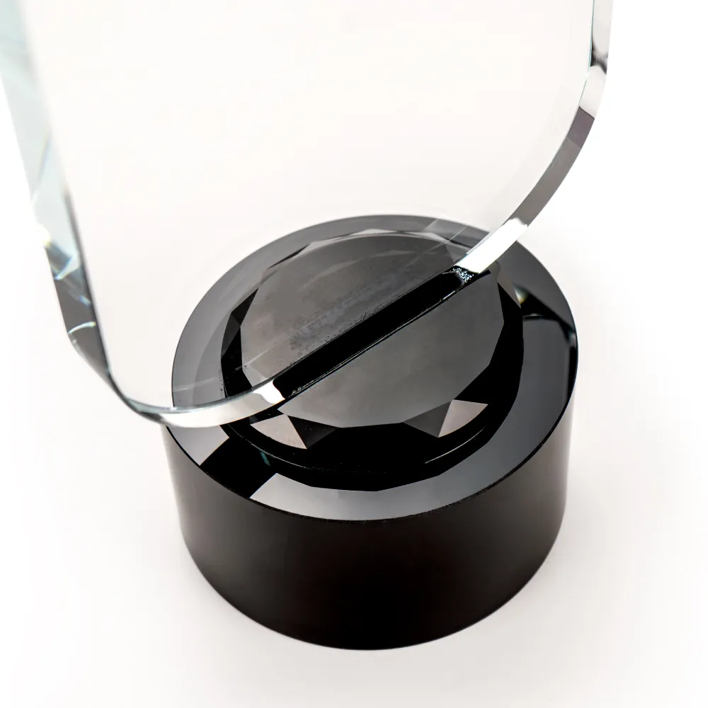 Crystal-Trophy-with-Round-Black-Base-TR-11.webp