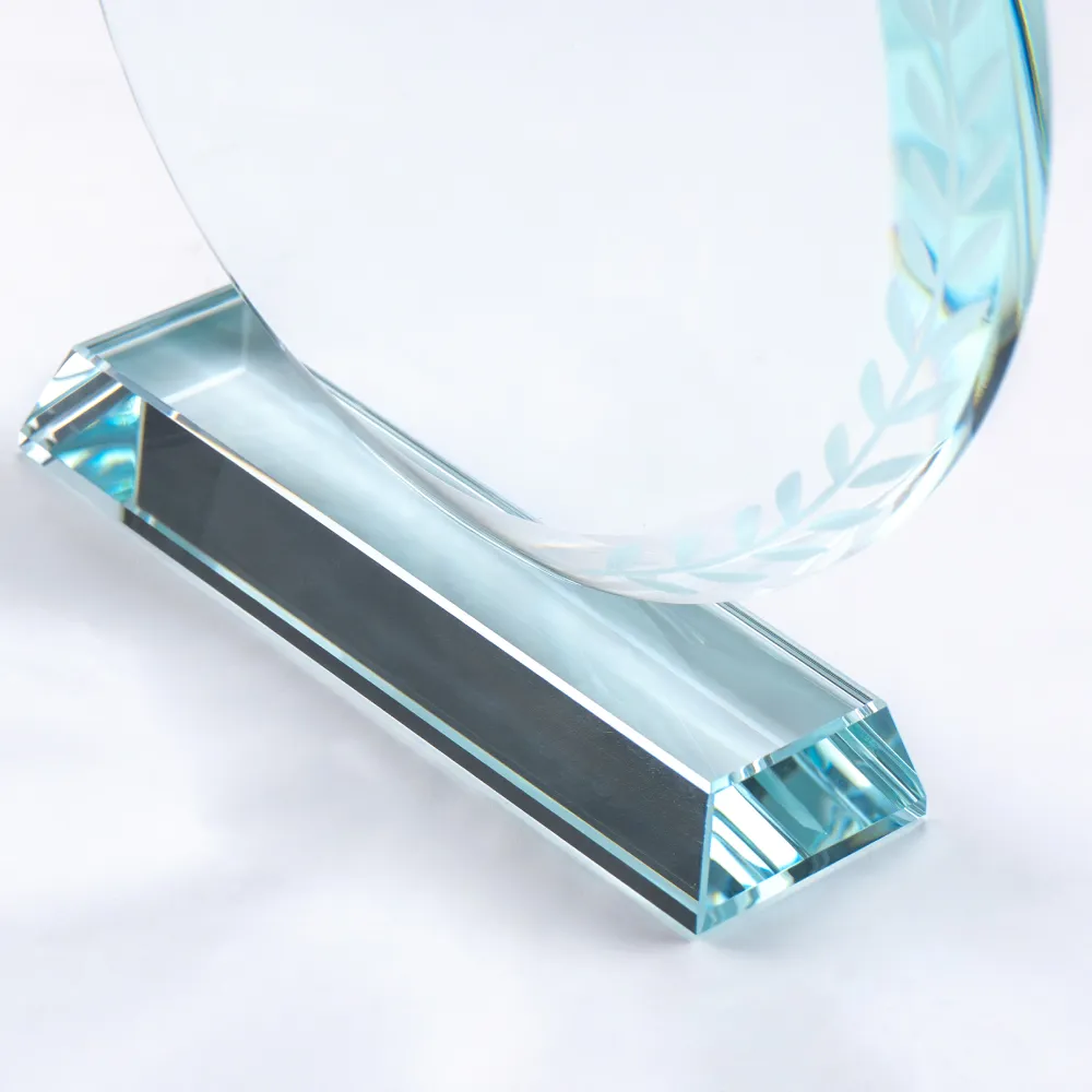 Round-Clear-Crystal-Award-with-Engraved-Leaves-CR-32-Base.webp