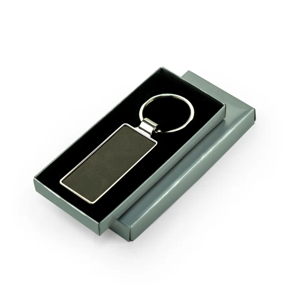 Silver-Shiny-Metal-Keychains-with-Laserable-PU-Leather-Plate-KH-17-with-Box-View.webp
